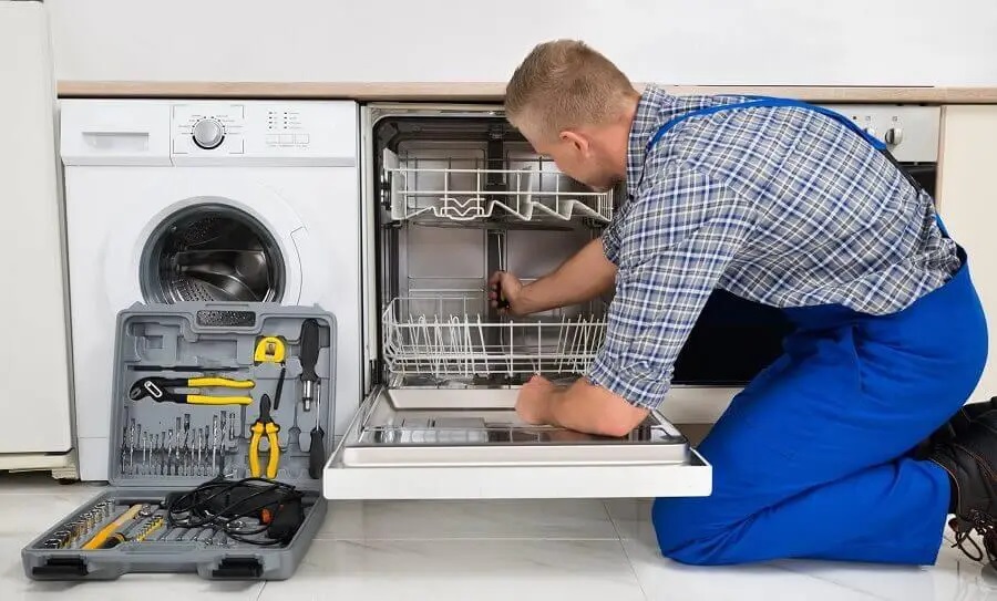 Taraklı Termodinamik servisi teknisyen ekibi beyaz eşya tamiri yaparken